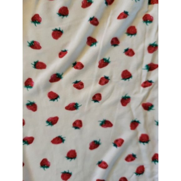 New Plush Apparel 2 Pc Pajama Set Strawberries Short Sleeve Long Oants Sz M - Picture 2 of 10